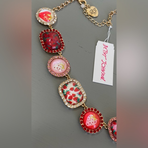 NWT BETSEY JOHNSON STRAWBERRY COLLAR NECKLACE RED/PINK/GOLD - Picture 5 of 8